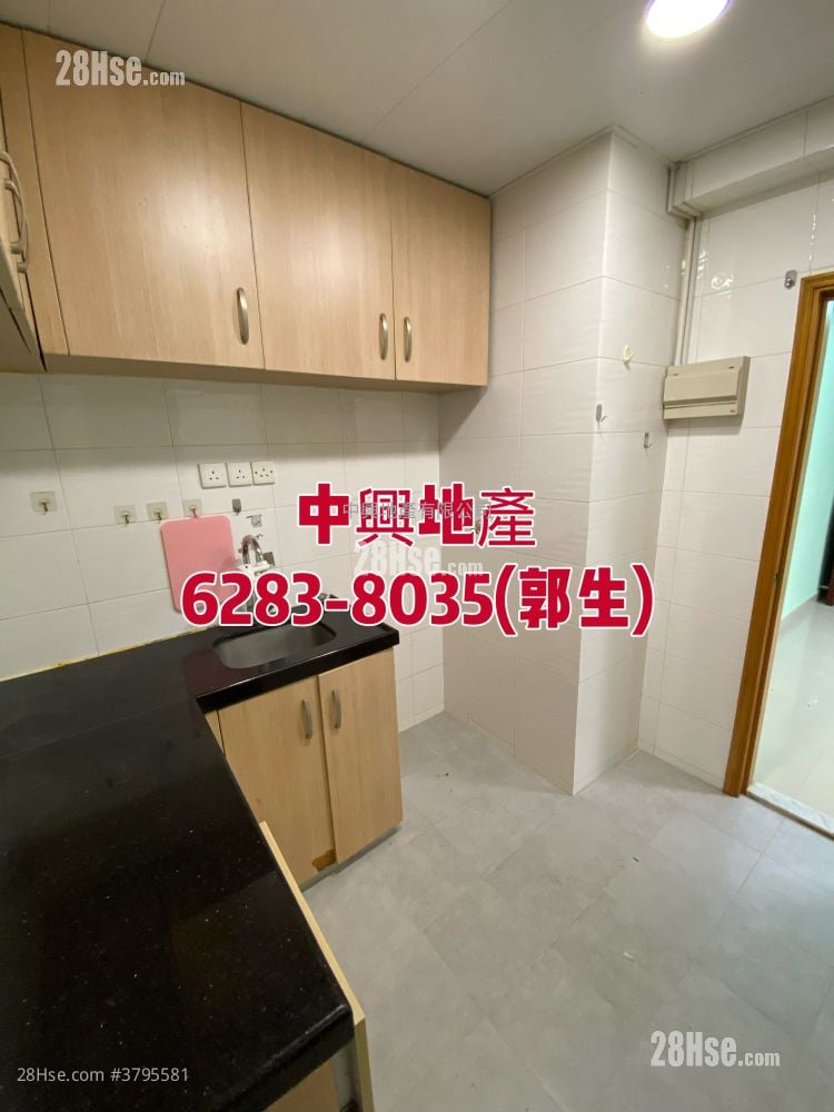 Man Ying Building Sell 2 Bedrooms , 1 Bathroom 665 ft²