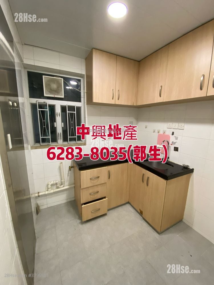 Man Ying Building Sell 2 Bedrooms , 1 Bathroom 665 ft²