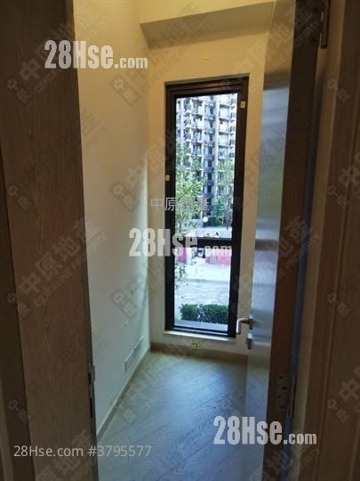 Wetland Seasons Park Rental 4 Bedrooms , 2 Bathrooms 779 ft²