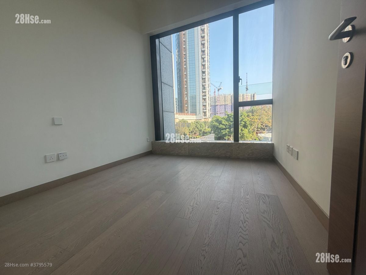 Crescent Green Sell 5+ Bedrooms , 5+ Bathrooms 2,101 ft²