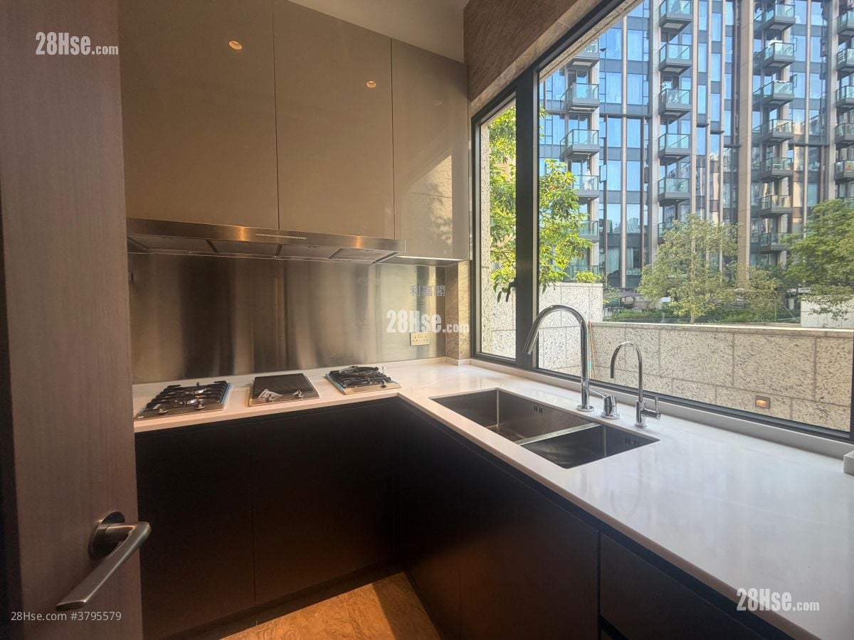 Crescent Green Sell 5+ Bedrooms , 5+ Bathrooms 2,101 ft²