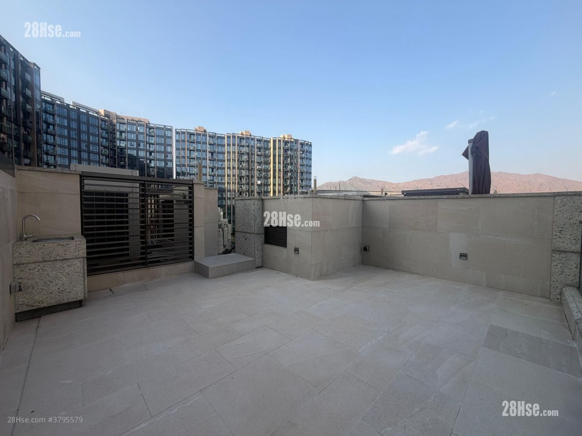 Crescent Green Sell 5+ Bedrooms , 5+ Bathrooms 2,101 ft²