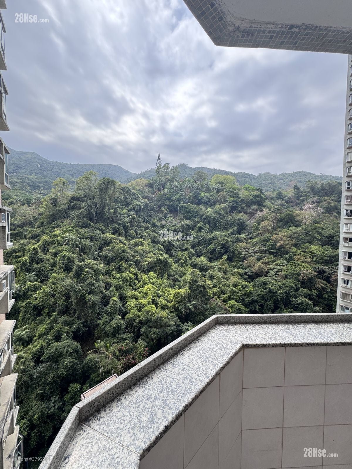 Mount Parker Lodge Sell 4 Bedrooms , 2 Bathrooms 845 ft²