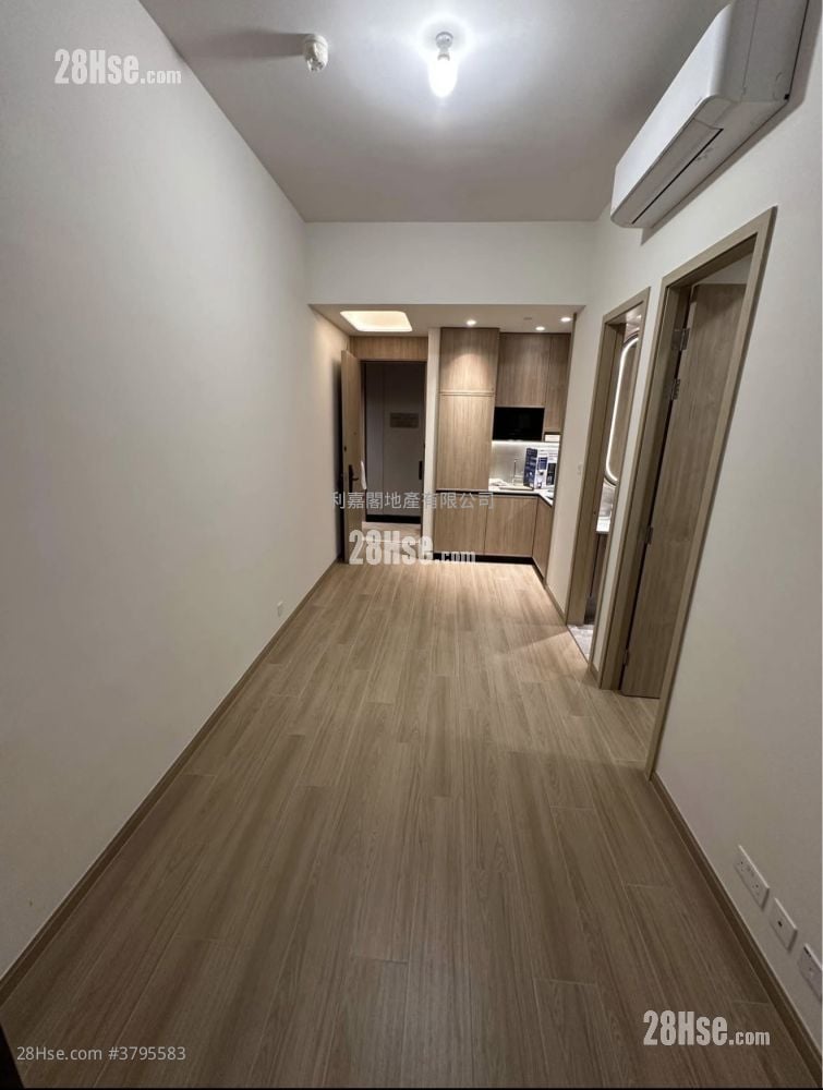 Hava Sell 1 Bedroom 292 ft²