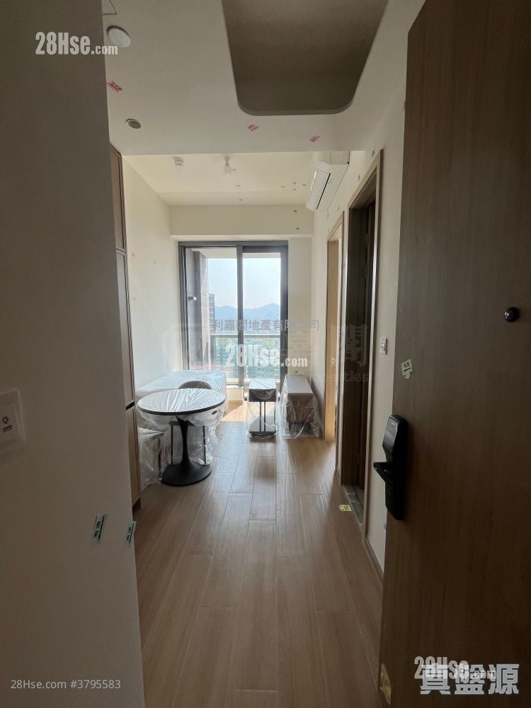 Hava Sell 1 Bedroom 292 ft²