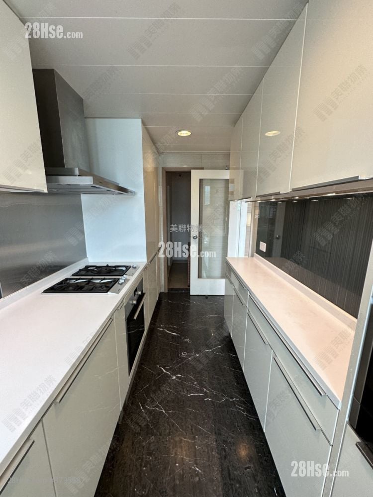 The Riverpark Sell 3 Bedrooms 938 ft²