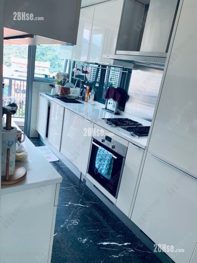 The Riverpark Sell 3 Bedrooms 938 ft²