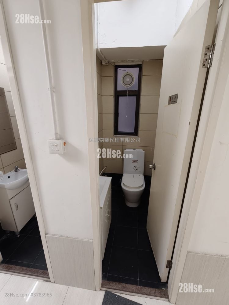 宝隆中心 租盘 500 平方尺