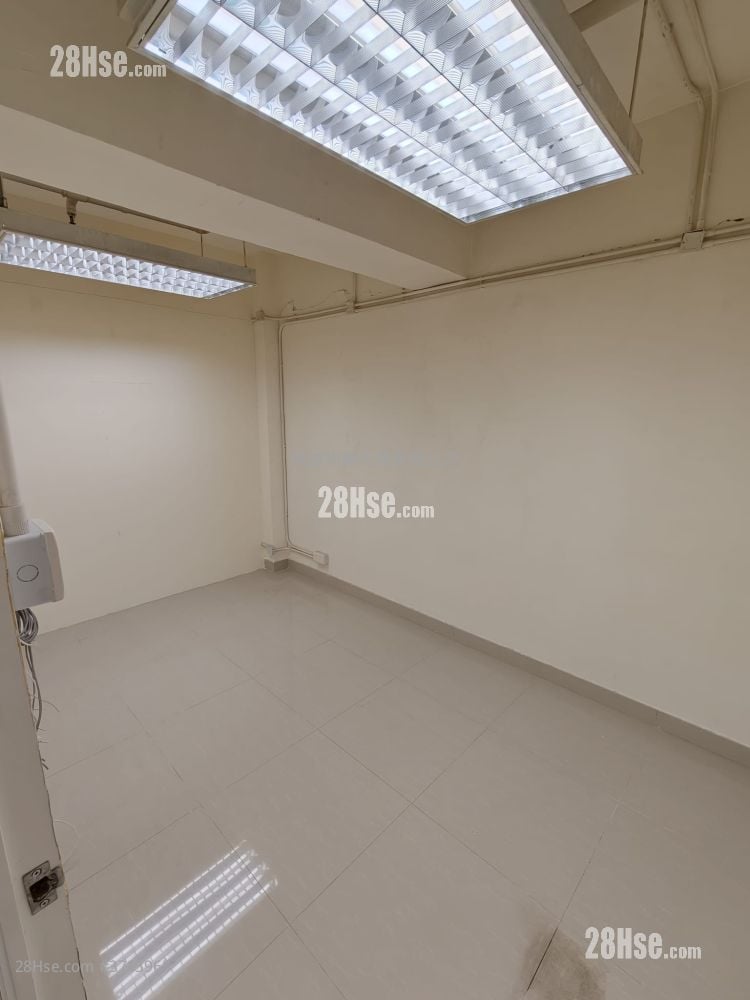 宝隆中心 租盘 500 平方尺