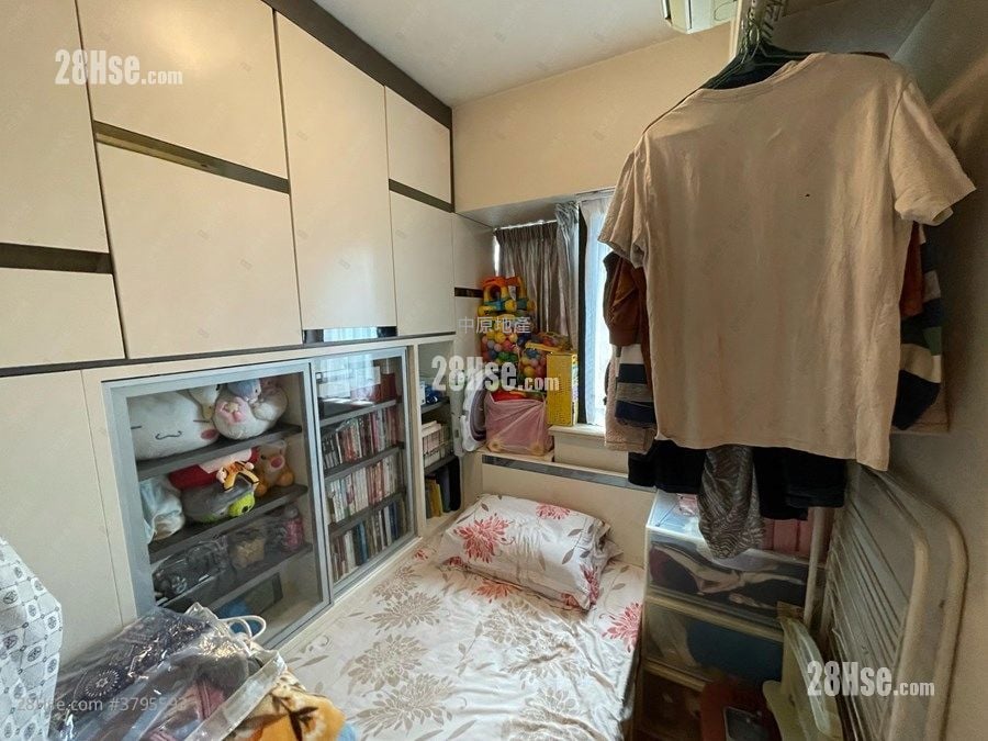 Chelsea Court Sell 2 Bedrooms 474 ft²