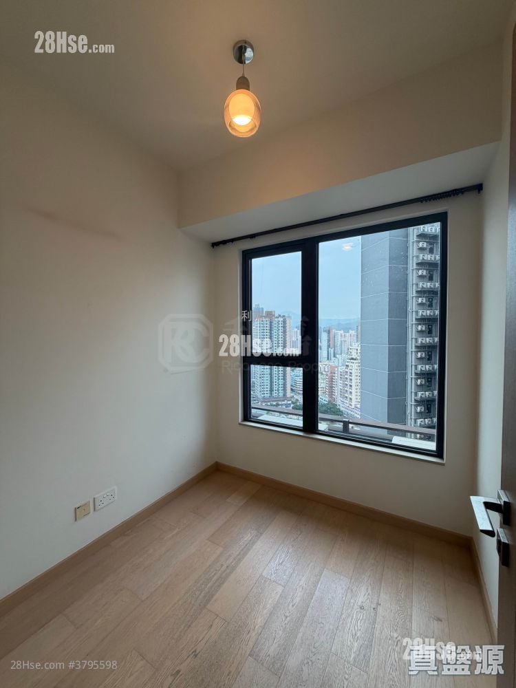 Sol City Sell 2 Bedrooms 496 ft²