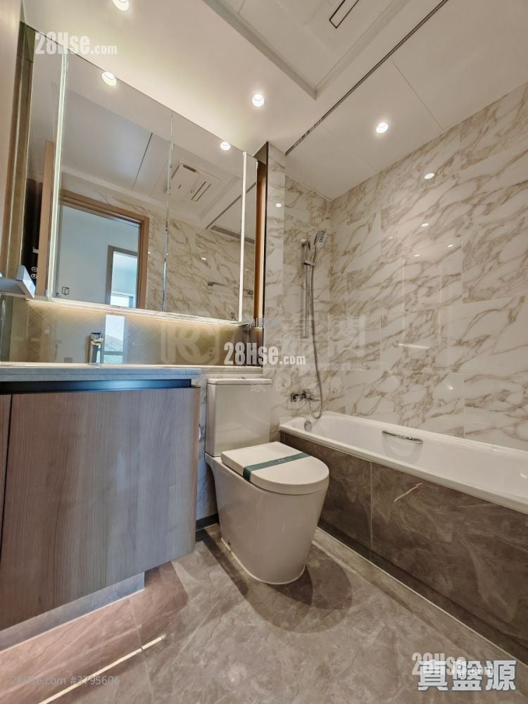 Grand Mayfair  Sell 2 Bedrooms 445 ft²