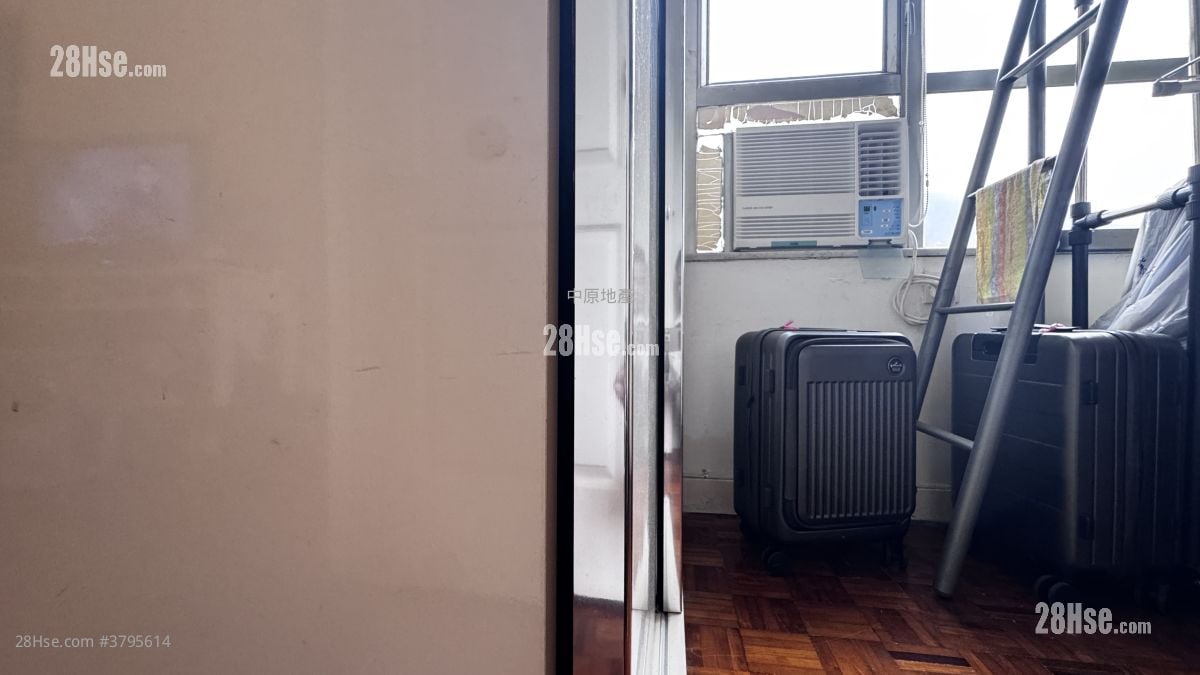 Hong Kong Garden Sell 2 Bedrooms 365 ft²