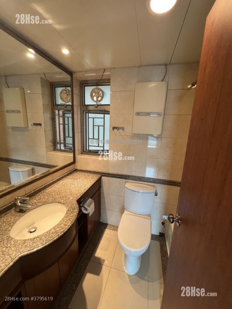 浴室: 碧堤半岛 售盘 2 房 , 1 浴室 524 平方尺