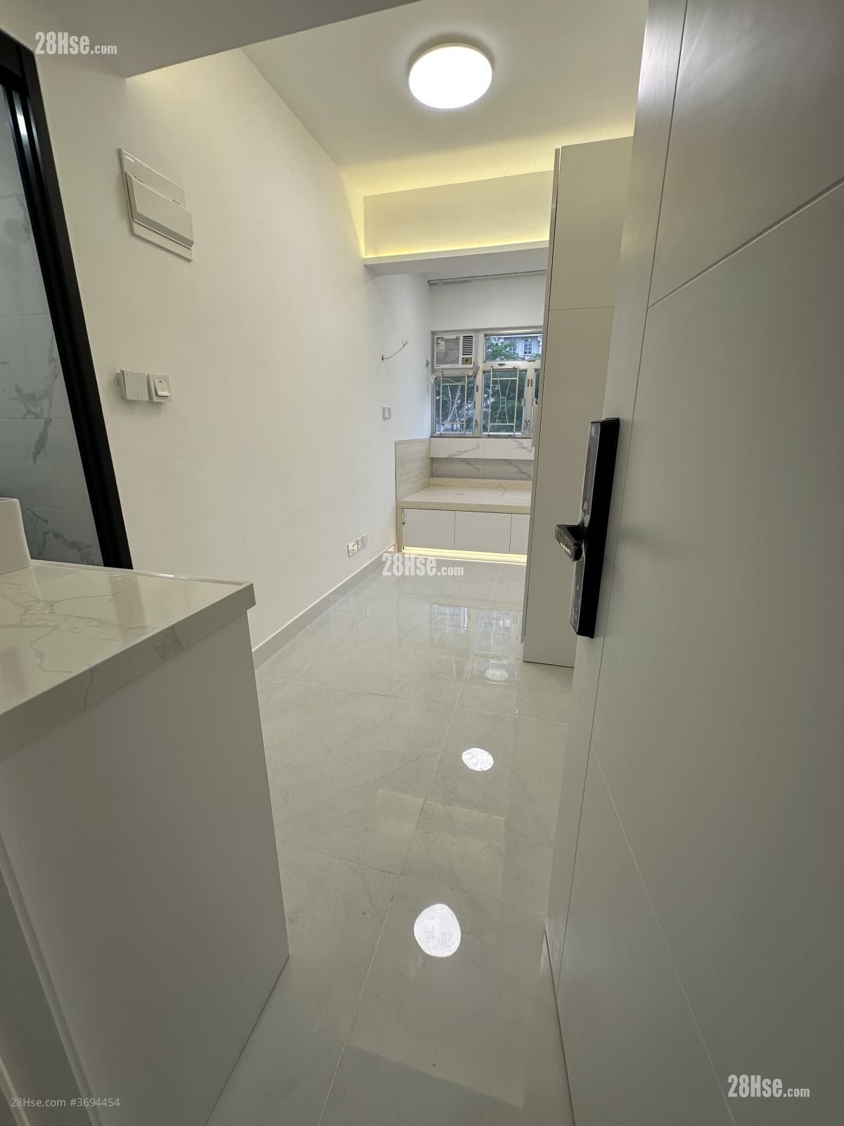 文昌楼 租盘 880 平方尺