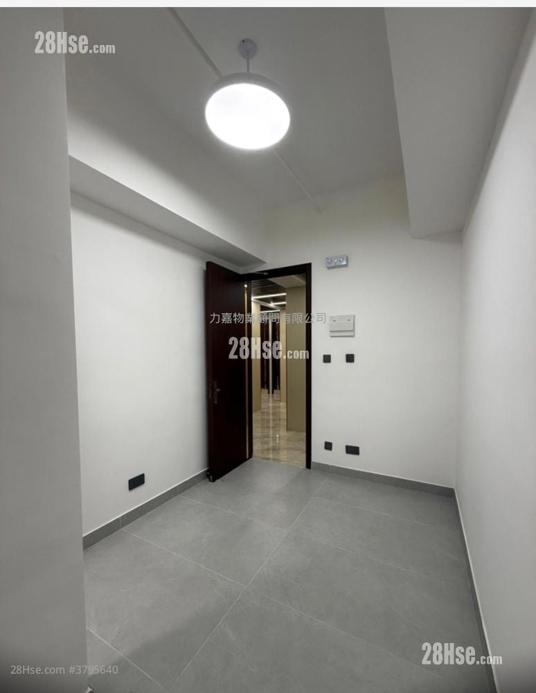 华发工业大厦 租盘 1 厕所 438 平方尺