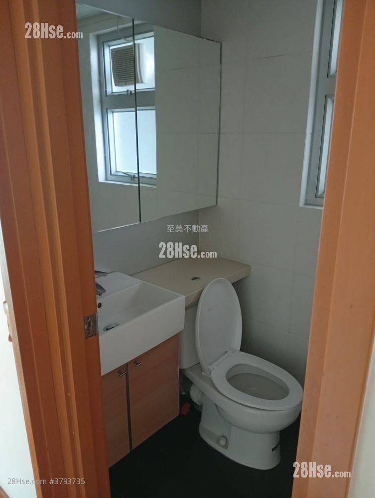bathroom: Metro Harbour View Sell 2 Bedrooms , 1 Bathroom 415 ft²