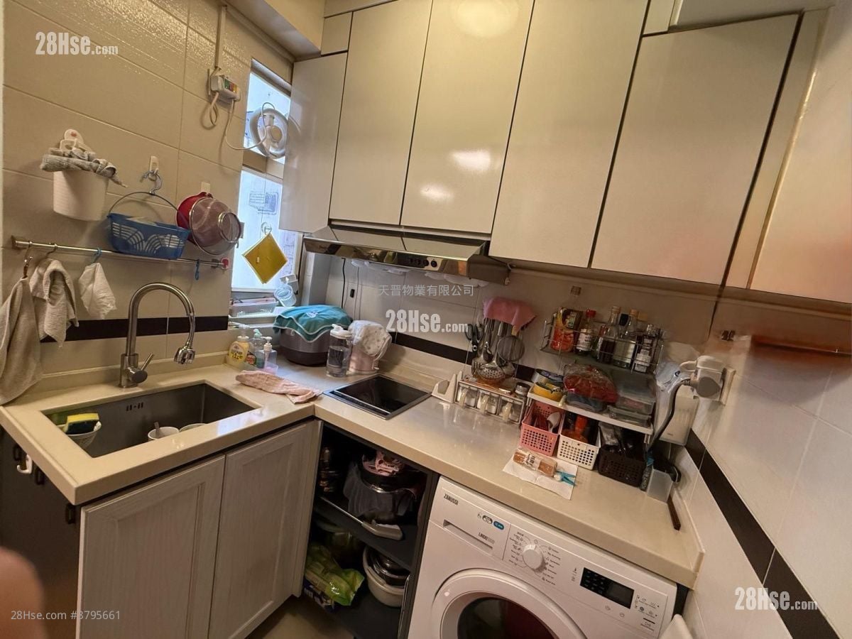 Full Wing Building Sell 2 Bedrooms , 1 Bathroom 201 ft²