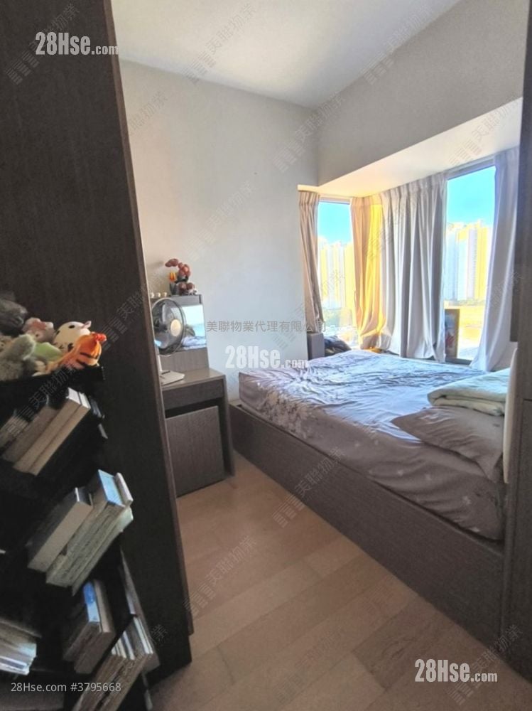 Peninsula East Sell 4 Bedrooms , 3 Bathrooms 999 ft²