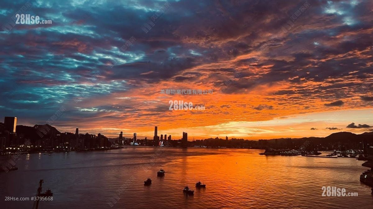 Peninsula East Sell 4 Bedrooms , 3 Bathrooms 999 ft²