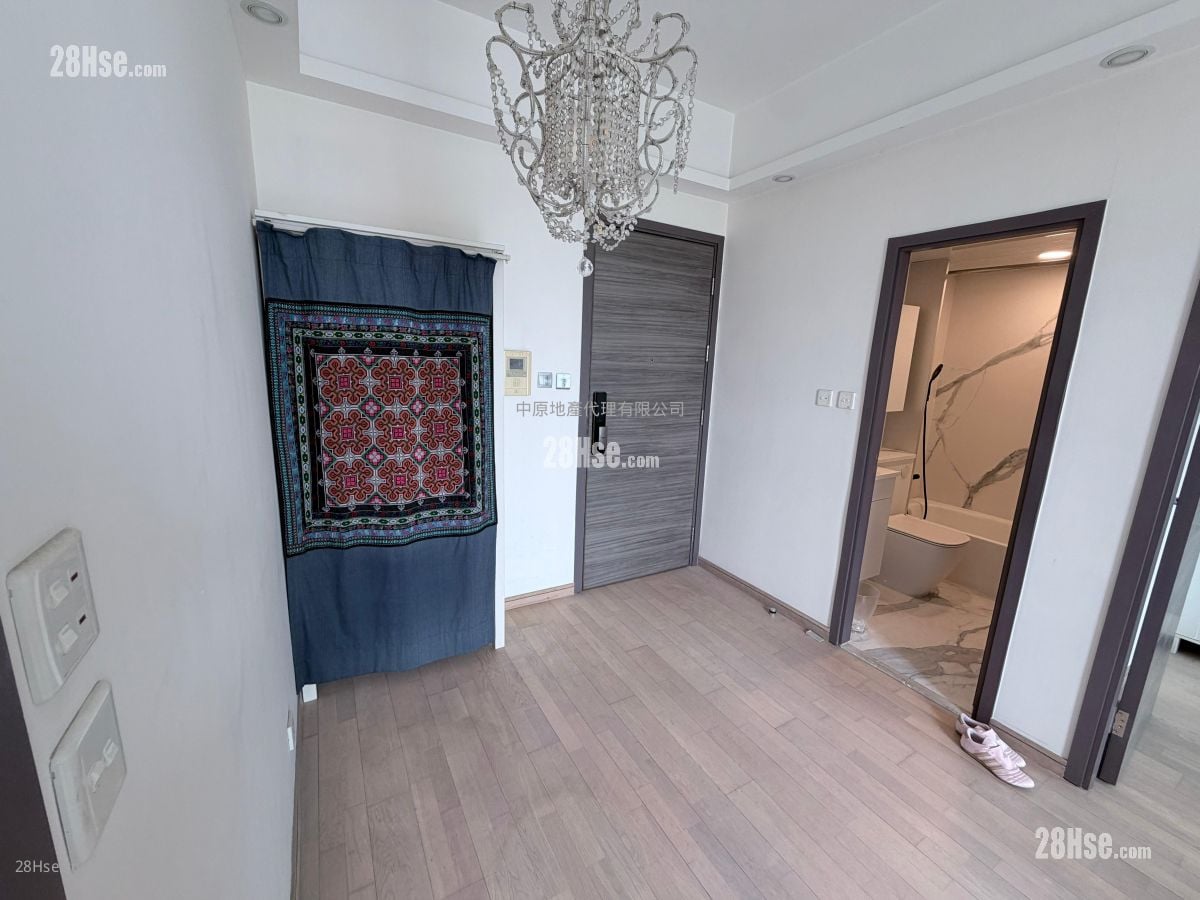 The Sparkle Sell 2 Bedrooms , 1 Bathroom 422 ft²