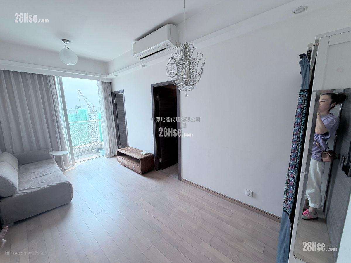 The Sparkle Sell 2 Bedrooms , 1 Bathroom 422 ft²