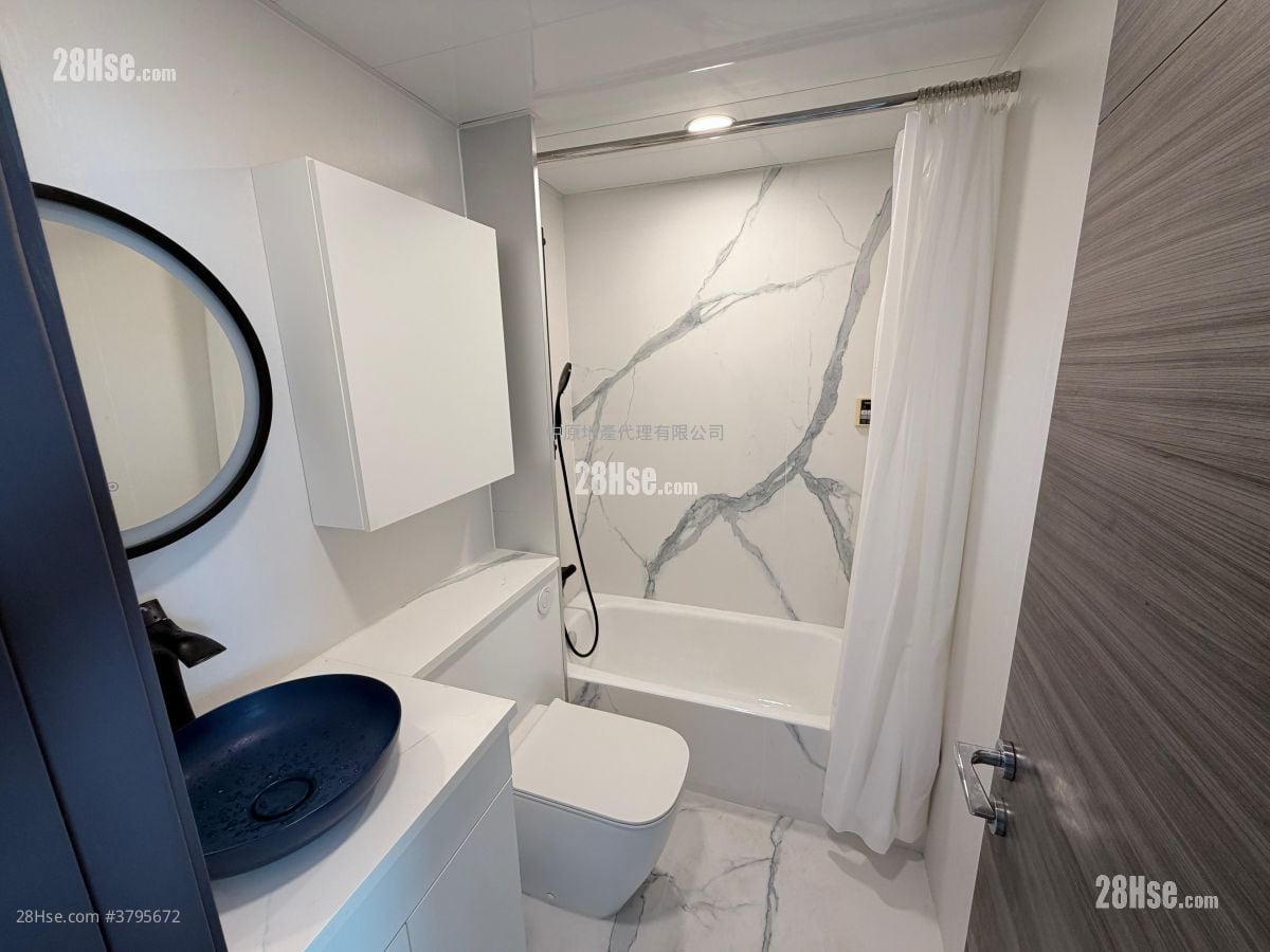 The Sparkle Sell 2 Bedrooms , 1 Bathroom 422 ft²