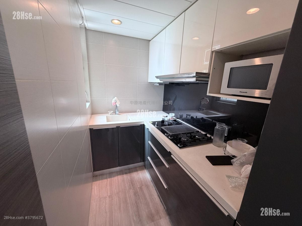 The Sparkle Sell 2 Bedrooms , 1 Bathroom 422 ft²