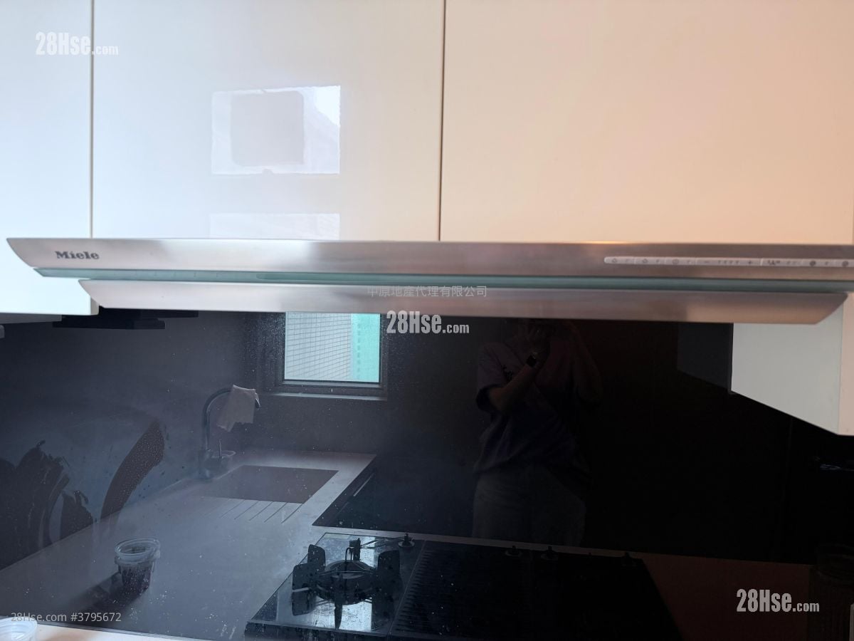 The Sparkle Sell 2 Bedrooms , 1 Bathroom 422 ft²