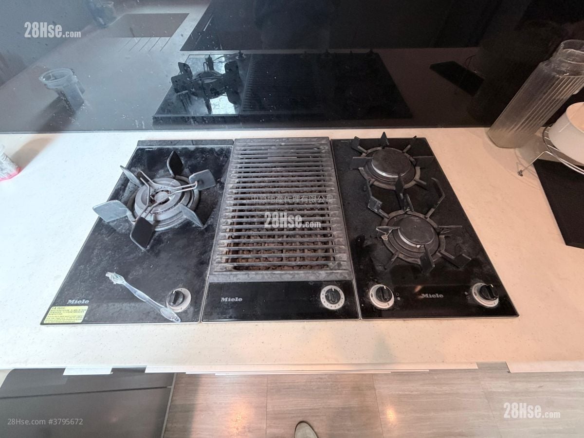 The Sparkle Sell 2 Bedrooms , 1 Bathroom 422 ft²