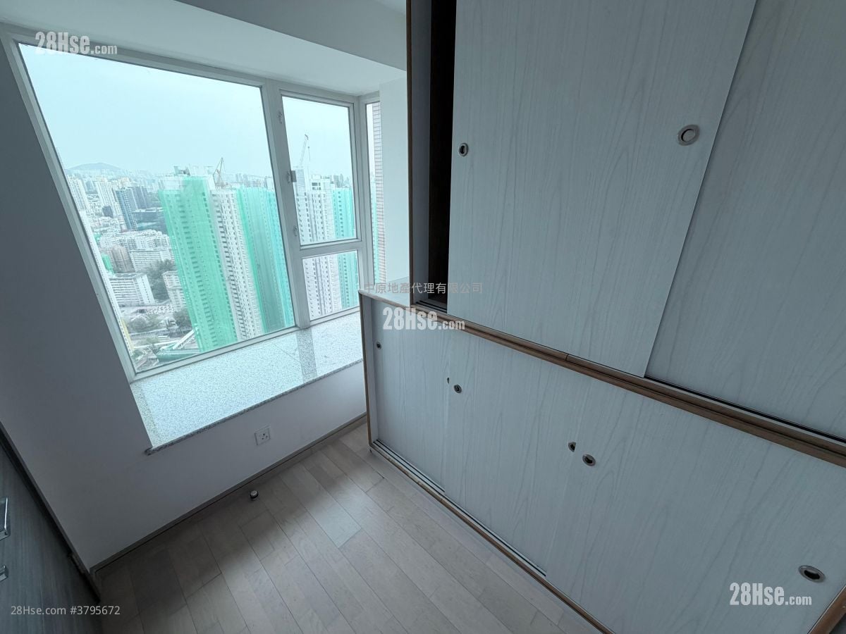 The Sparkle Sell 2 Bedrooms , 1 Bathroom 422 ft²