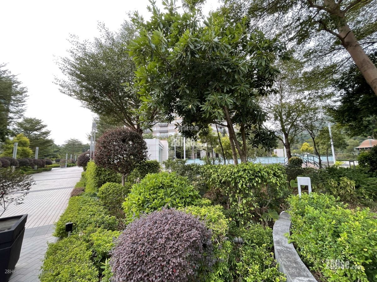 Avignon Sell 5+ Bedrooms , 4 Bathrooms 1,646 ft²