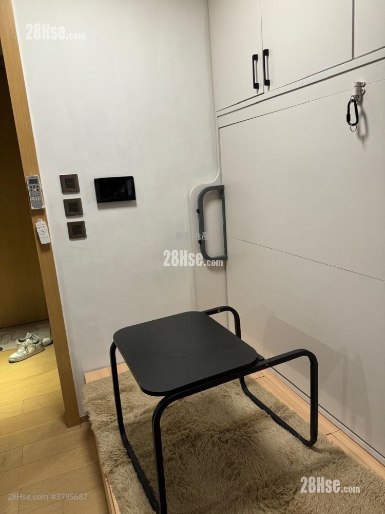 Eltanin Square Mile Sell Studio , 1 Bathroom 198 ft²