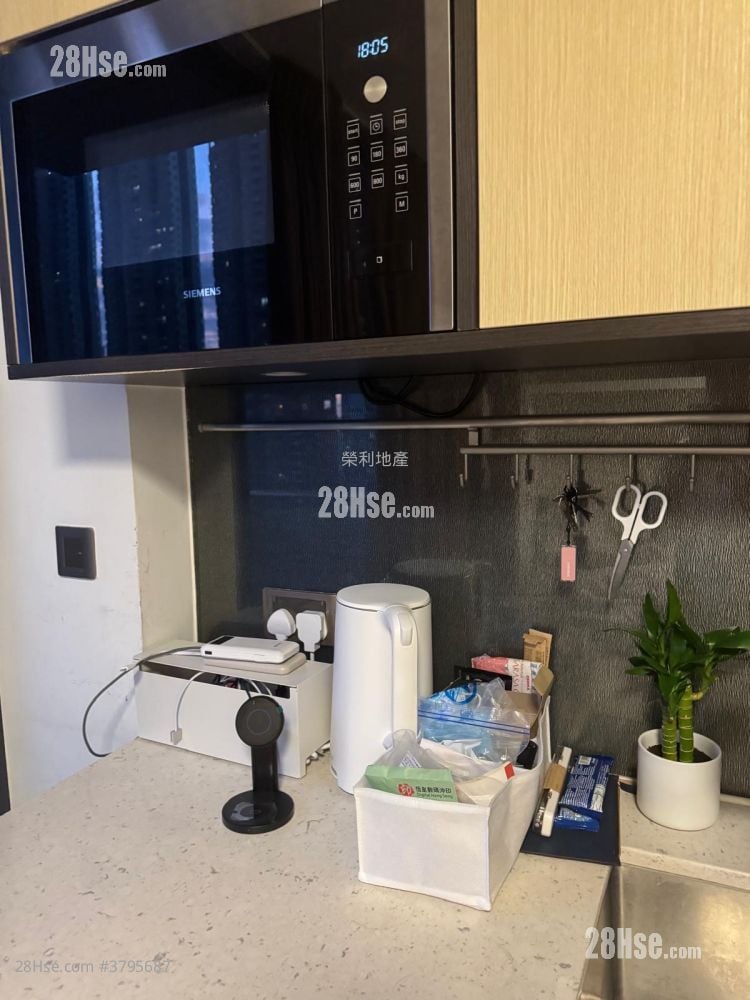 Eltanin Square Mile Sell Studio , 1 Bathroom 198 ft²