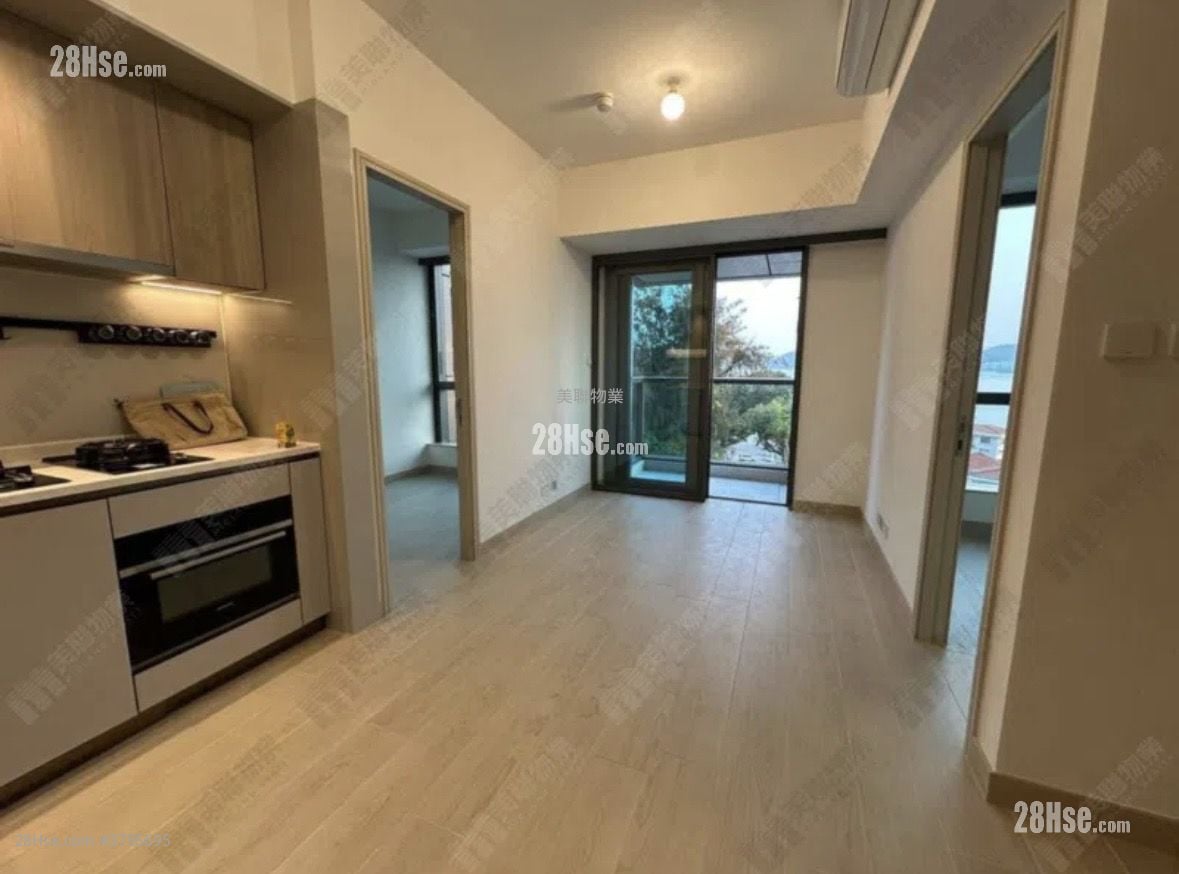 Gold Coast Bay Sell 2 Bedrooms , 1 Bathroom 417 ft²