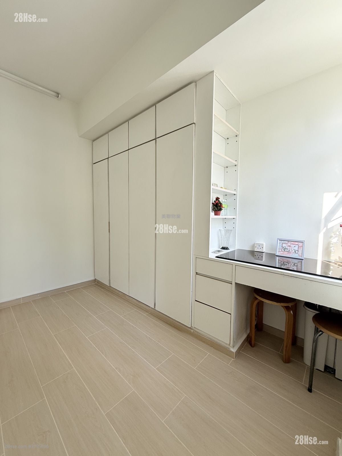 Kiu Fat Building Rental 1 Bedroom , 1 Bathroom 315 ft²