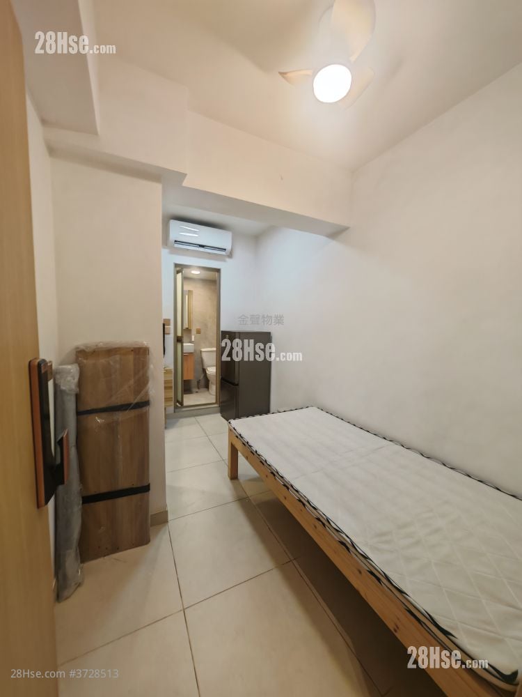 Burlington House Rental Studio , 1 Bathroom 185 ft²