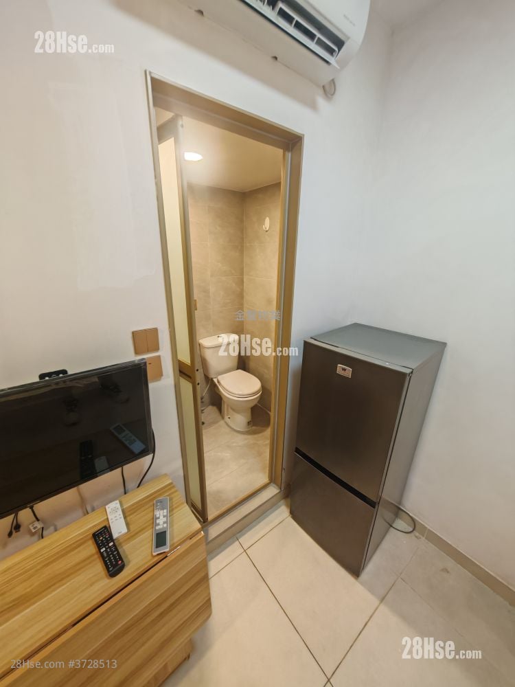 Burlington House Rental Studio , 1 Bathroom 185 ft²