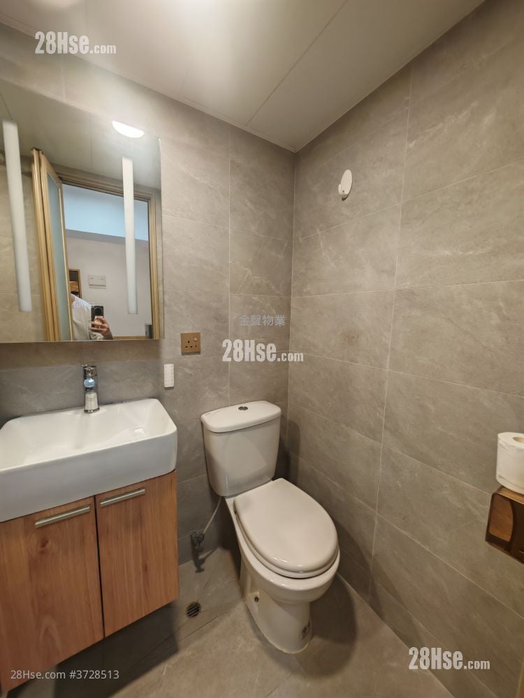 Burlington House Rental Studio , 1 Bathroom 185 ft²