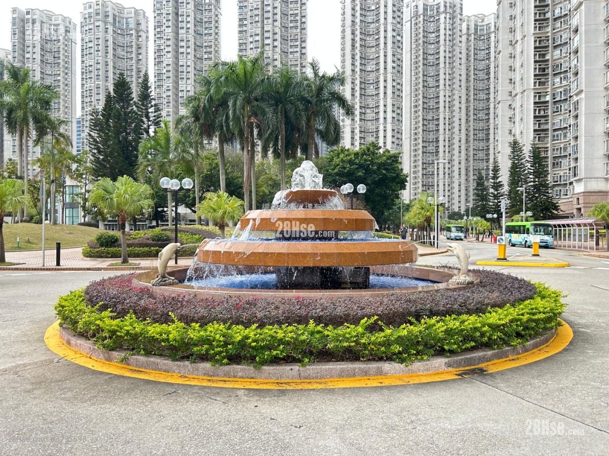 Kingswood Villas Rental 5+ Bedrooms , 2 Bathrooms 1,088 ft²