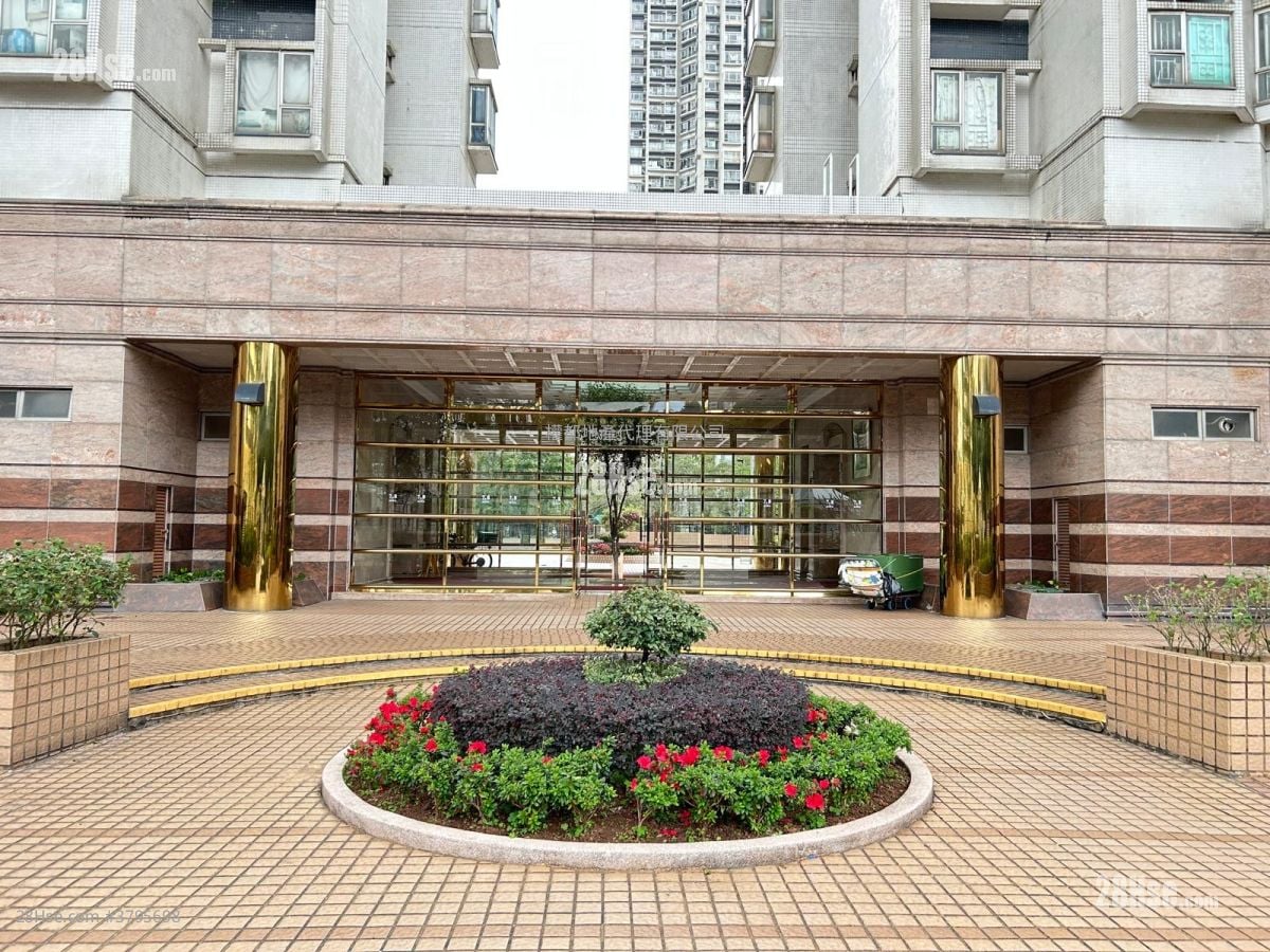 Kingswood Villas Rental 5+ Bedrooms , 2 Bathrooms 1,088 ft²