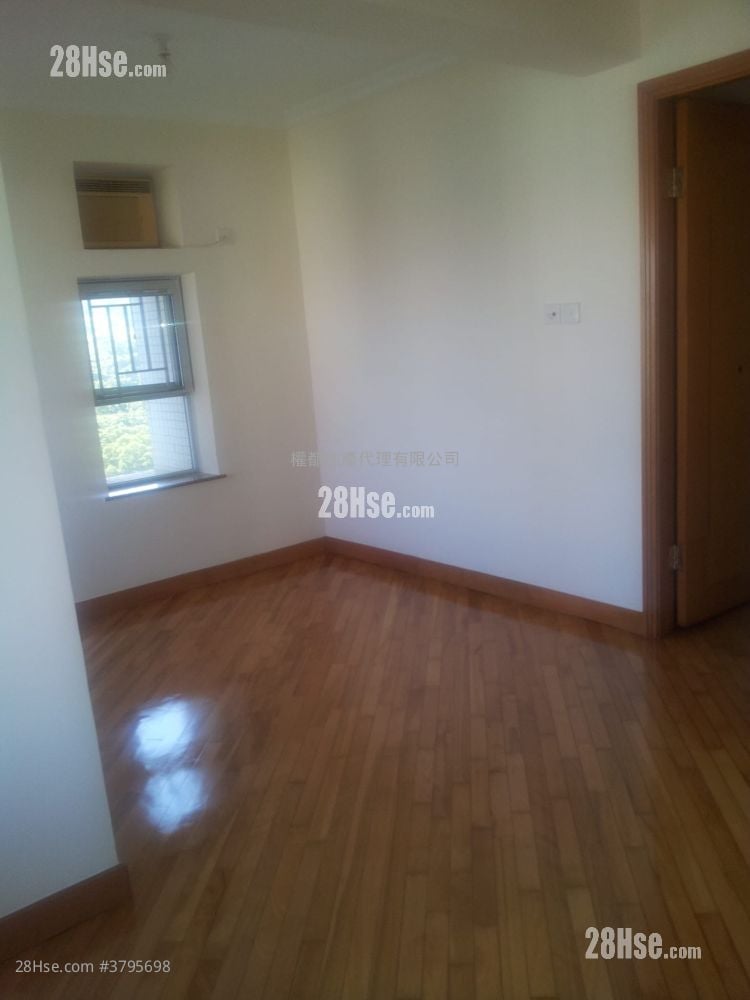 Kingswood Villas Rental 5+ Bedrooms , 2 Bathrooms 1,088 ft²