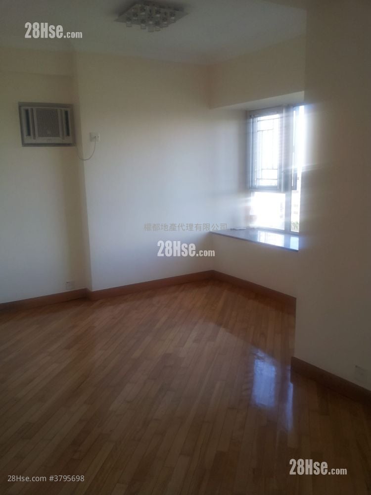 Kingswood Villas Rental 5+ Bedrooms , 2 Bathrooms 1,088 ft²