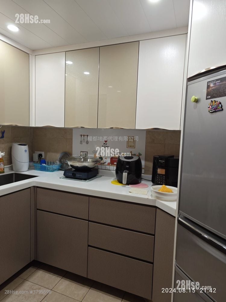 Kingswood Villas Rental 5+ Bedrooms , 2 Bathrooms 1,088 ft²