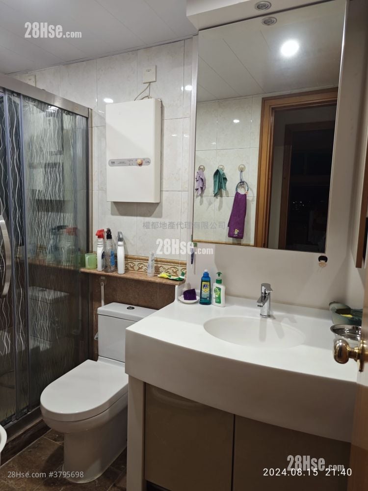 Kingswood Villas Rental 5+ Bedrooms , 2 Bathrooms 1,088 ft²