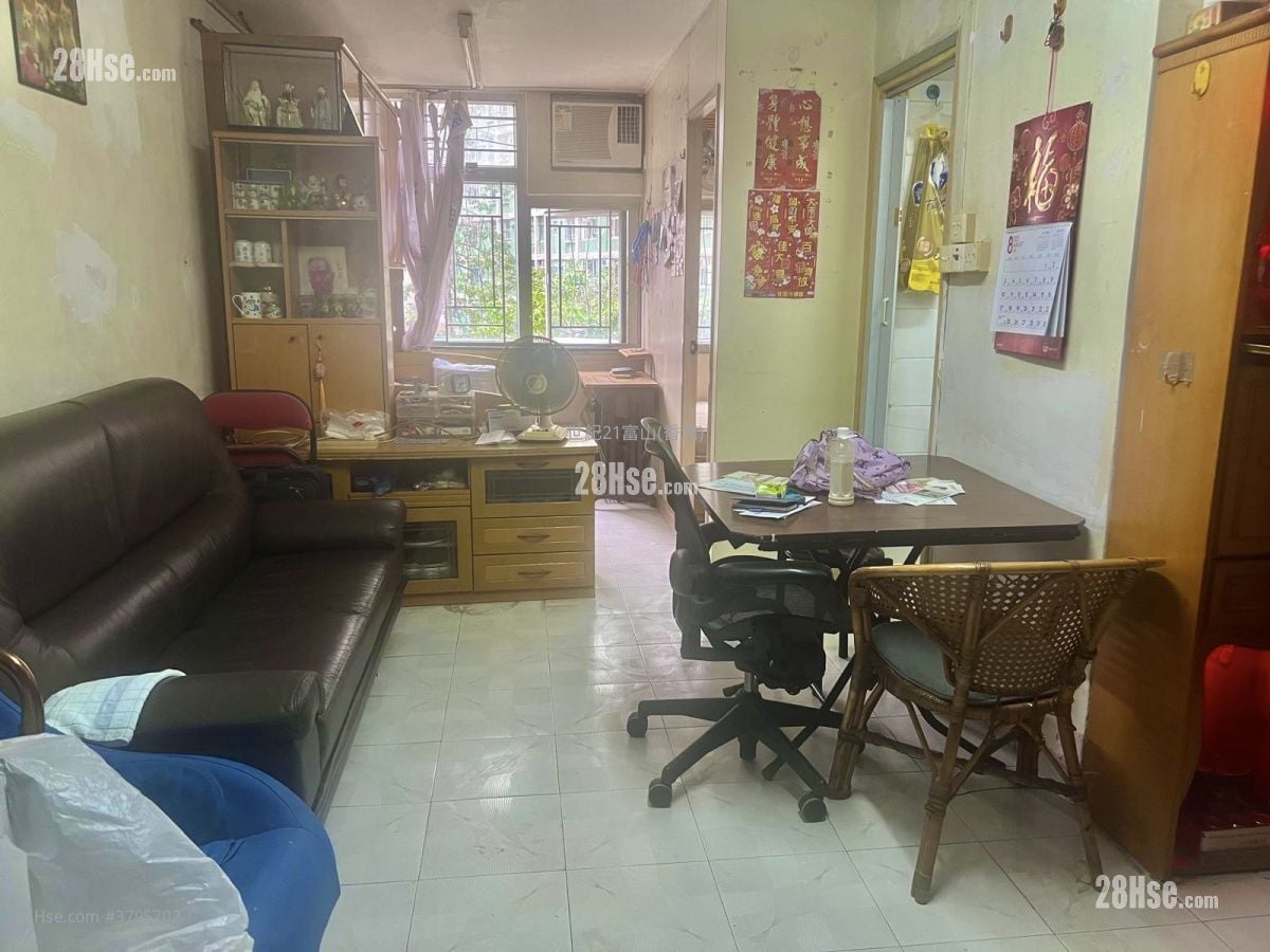 黄大仙下邨 售盘 2 房 , 1 浴室 385 平方尺