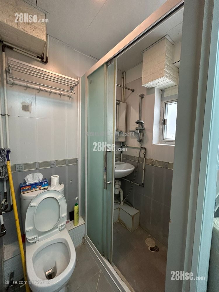 Kiu Fung Mansion Sell 4 Bedrooms , 2 Bathrooms 617 ft²