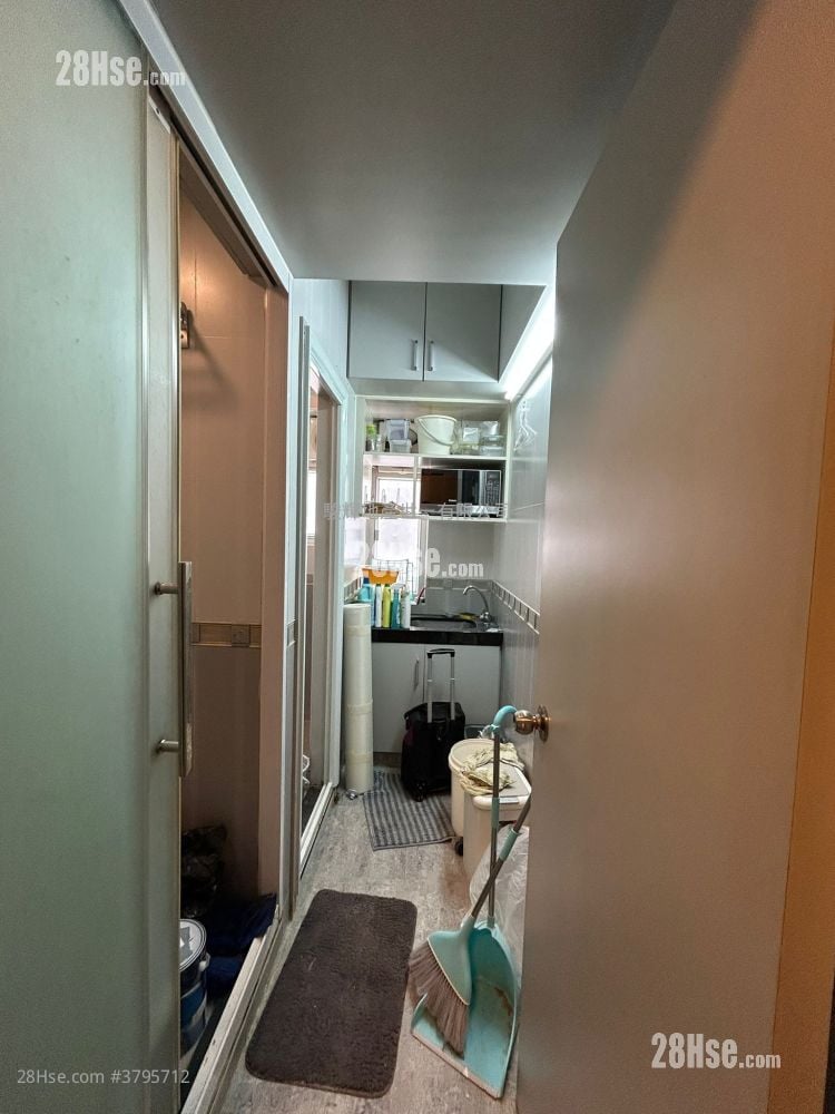 Kiu Fung Mansion Sell 4 Bedrooms , 2 Bathrooms 617 ft²