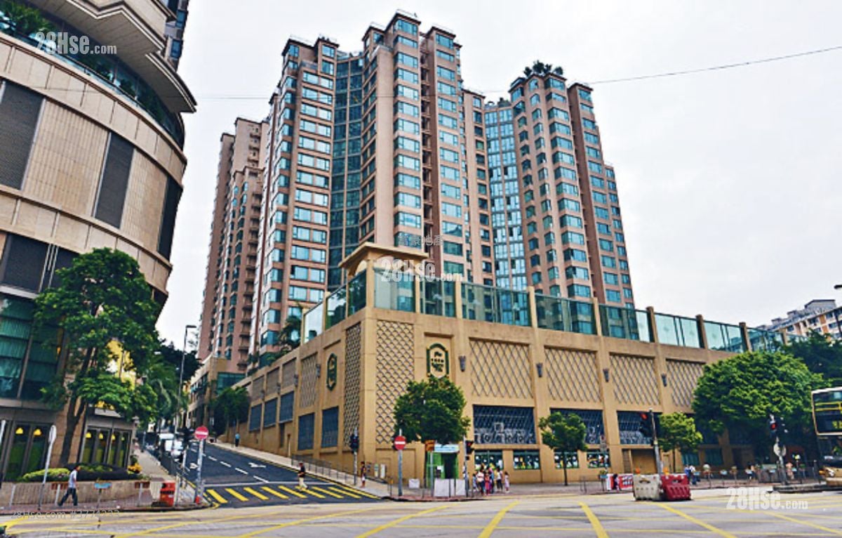 Majestic Park Rental 3 Bedrooms , 2 Bathrooms 800 ft²