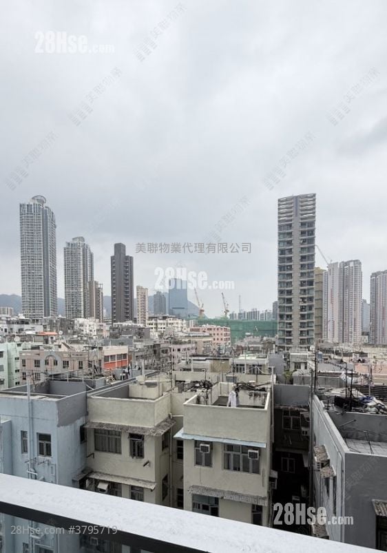 Eight Southpark Sell 1 Bedroom , 1 Bathroom 262 ft²